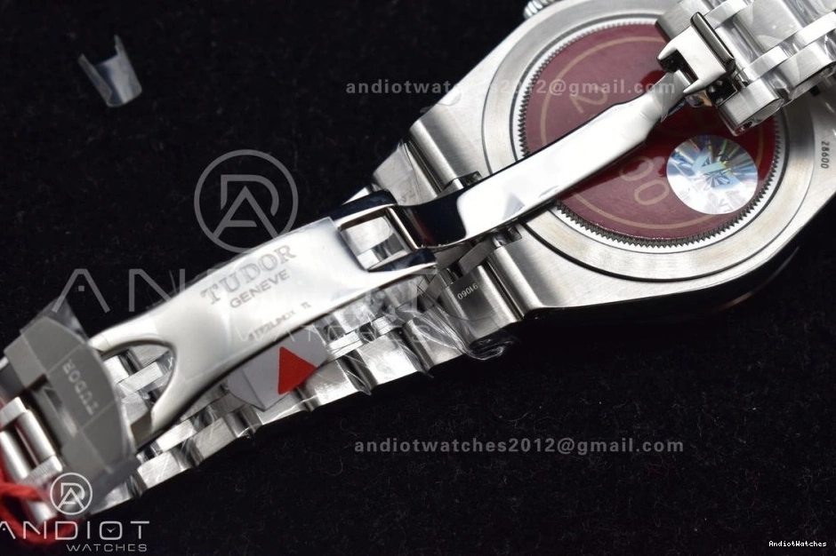 1:1 Royal V7F Edition Black Dial Best A UrbanStyle Strap 1192 on Tudor SS 1203